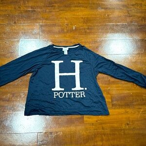 Dark blue Harry Potter shirt can be a sleep shirt or a day shirt